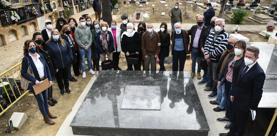 Arranca en Paterna la excavación de la fosa 114 de represaliados, la conocida como de la cultura