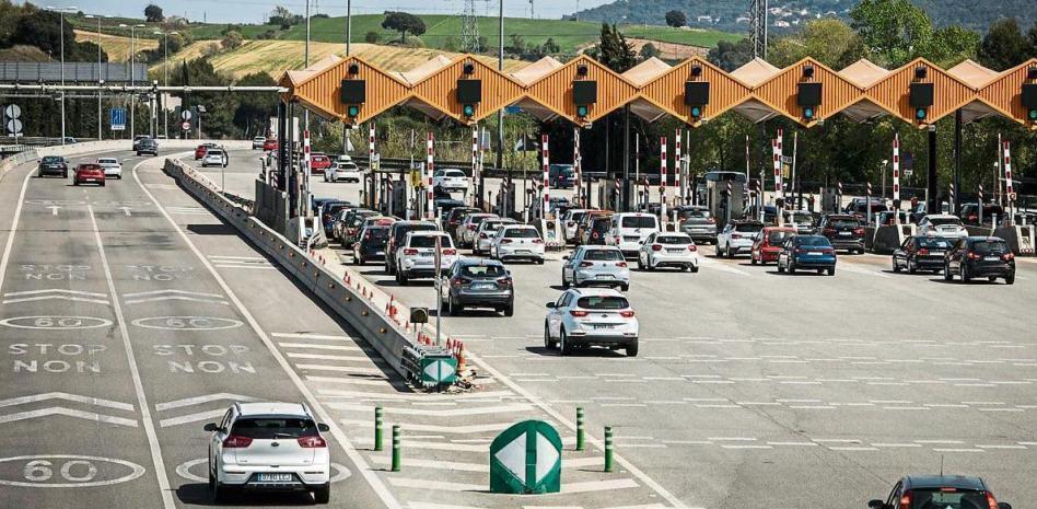 El Gobierno pondrá peajes en todas las carreteras a partir del 2024