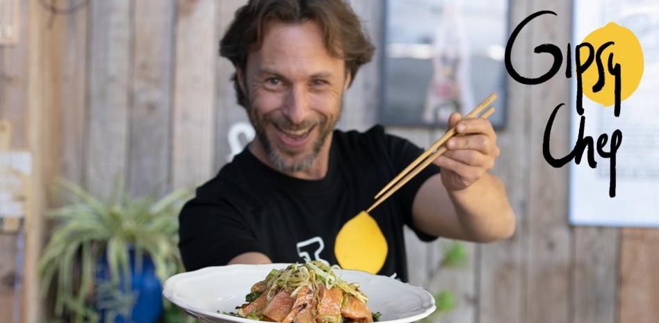 La receta de salteado de verduras con salmón más sabrosa de Gipsy Chef