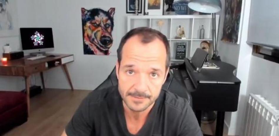 Ángel Martín lanza un emotivo 'Informativo matinal' en homenaje a Anna y Olivia