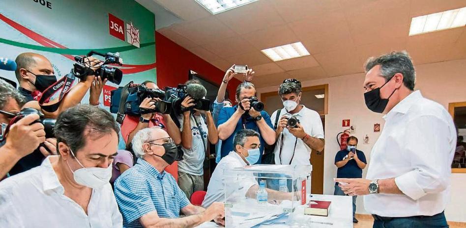 Sánchez gana en el PSOE andaluz, Díaz Ayuso emborrona Colón 2