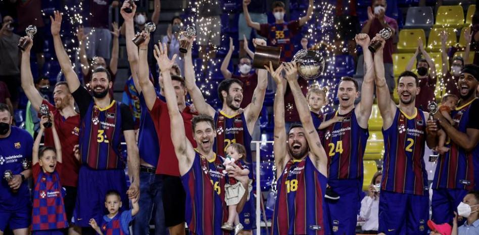 El Barça se corona ante el Madrid con un recital