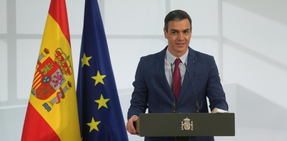 Sánchez destaca "la alegría de vivir" de los españoles por las vacunas, el empleo y la labor docente
