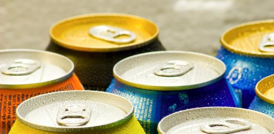 Cómo enfriar bebidas rápidamente: descubre lo que funciona y lo que no