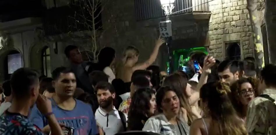 Barcelona da por hecho que el Govern decretará un toque de queda "en cuestión de horas"