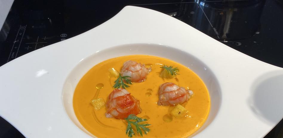 La receta de sopa fría de melocotón con gambas de Palamós de Miquel Antoja