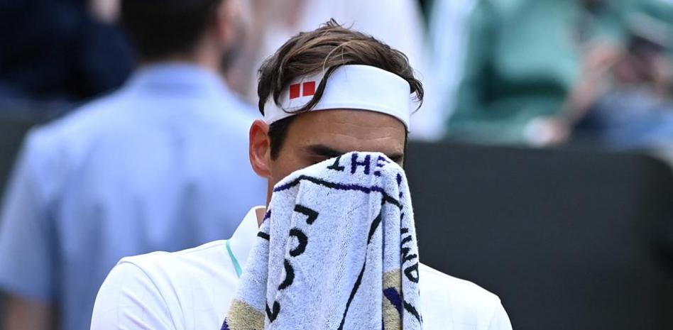Federer medita su futuro tras caer derrotado por Hurkacz en los cuartos de final de Wimbledon