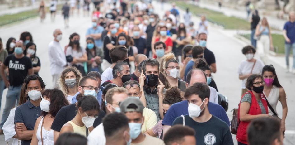 El sector sanitario ve insuficientes las restricciones anunciadas para este fin de semana