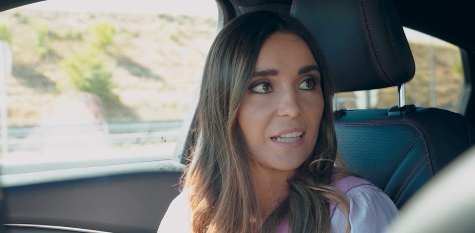 De 'influencer' a diseñar ropa bajo demanda con 27 años: así es Inés Arroyo