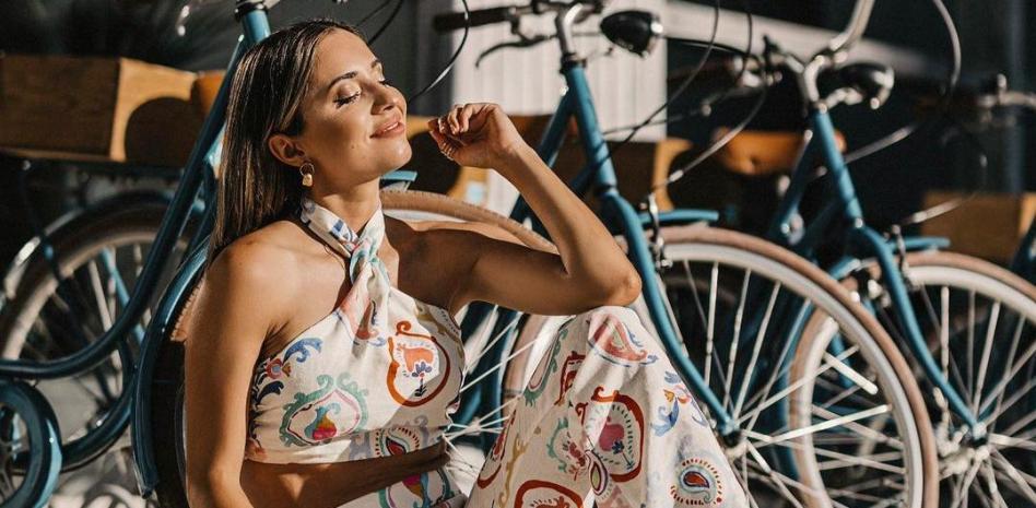 Los coloridos pantalones de Zara que han unido a las prescriptoras de estilo