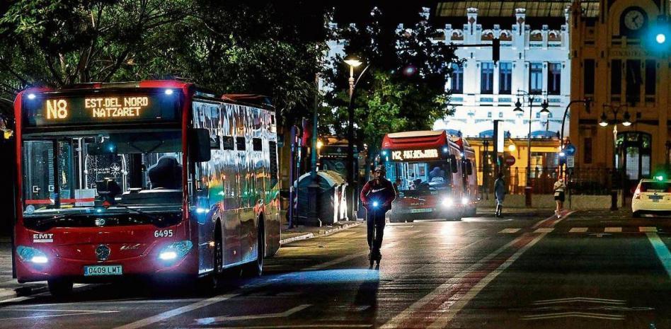 Los contagios se disparan en ocho comunidades y se ven abocadas a más restricciones