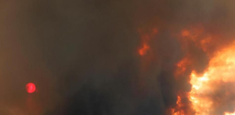 El incendio de la Anoia y la Conca de Barberà quema fuera de control