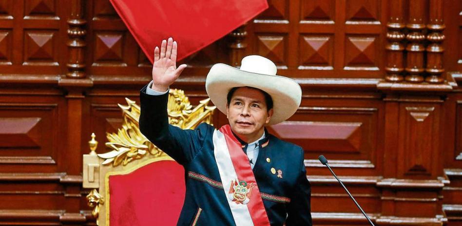 El nuevo presidente de Perú inicia la ruptura con los símbolos coloniales