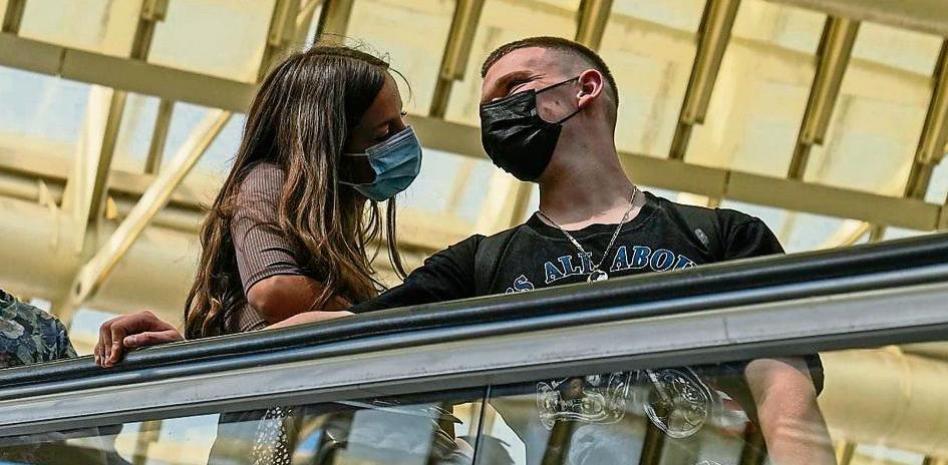 Las personas vacunadas que contraen la covid pueden tener una gran capacidad de contagio