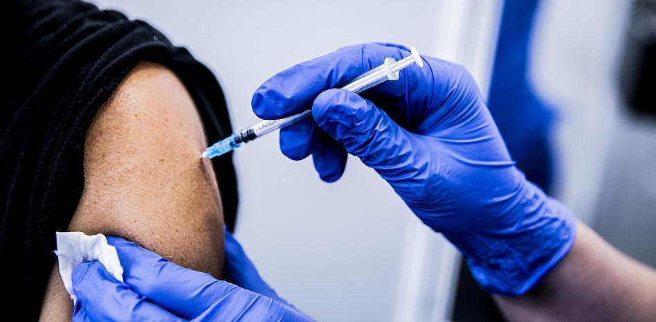 Paralizados los ensayos en humanos de la vacuna española