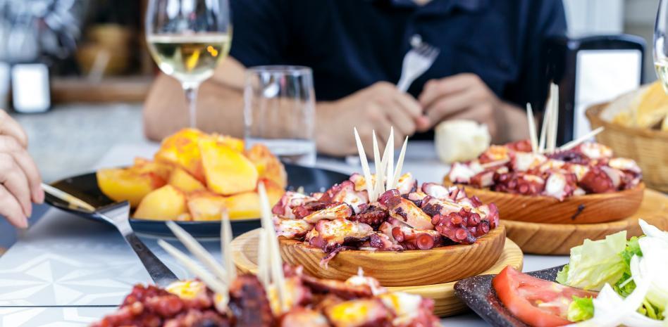 Las 10 mejores ciudades de España para ir de tapas, según un nuevo estudio