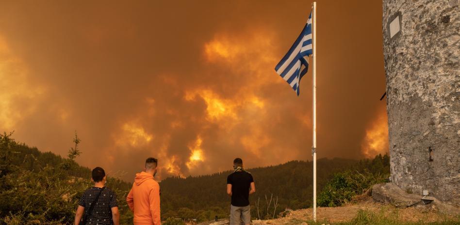 Grecia, en vilo por el pavoroso incendio en Eubea