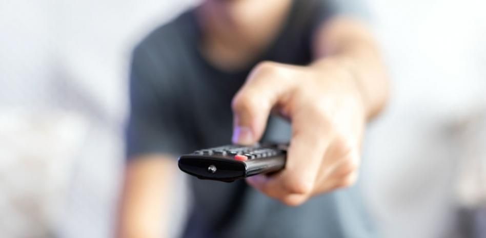 ¿Por qué cambia el volumen de la televisión en función de lo que vea?