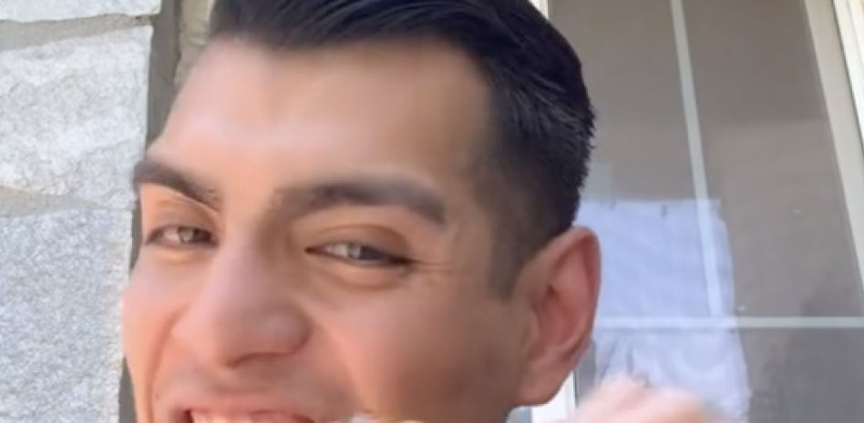 La última y nociva moda en Tik Tok: comer miel congelada