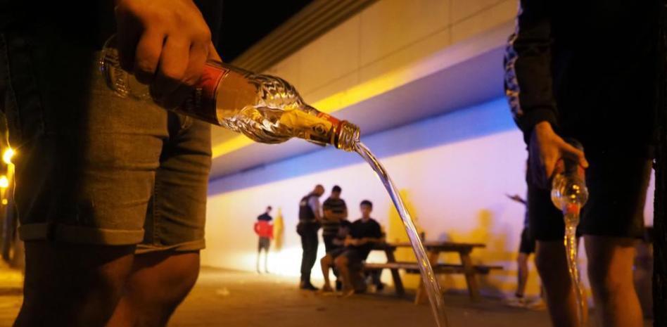 Situación "inaguantable" en un municipio de la Costa Brava por los botellones en las playas