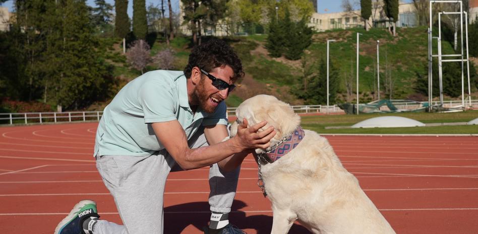“Hace unos años, la gente decía que un ciego no podía hacer triatlón”