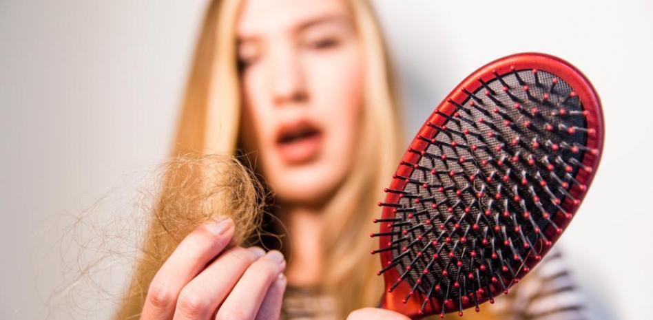 Seis sencillas prácticas para combatir la caída del pelo en otoño