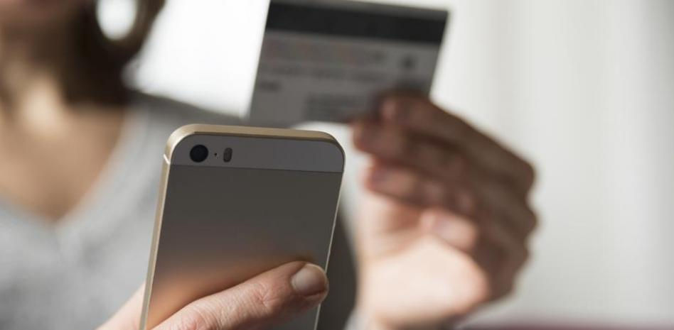 Así funciona la nueva estafa por Bizum y WhatsApp para robarte 50 euros