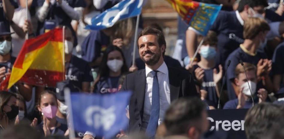 Casado se marca como objetivo "poner orden en Catalunya" y reforzar la unidad nacional