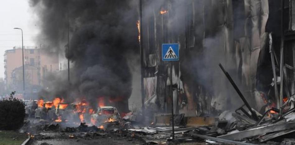 Ocho fallecidos al estrellarse un avión privado contra un edificio en Milán