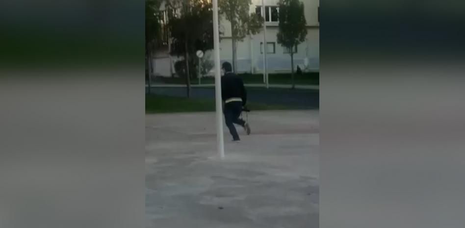 El atacante de la UPV compró la escopeta por Internet y realizó unos 30 disparos