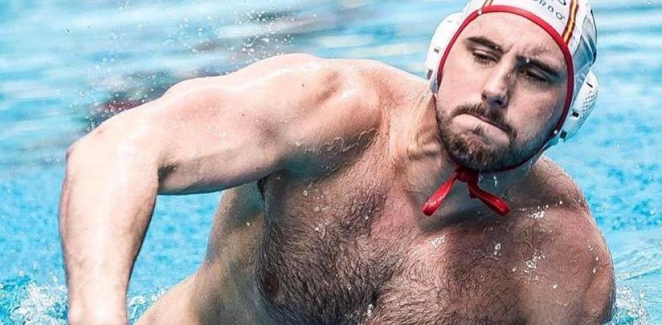 Víctor Gutiérrez, el waterpolista y activista LGTBI contratado por Pedro Sánchez