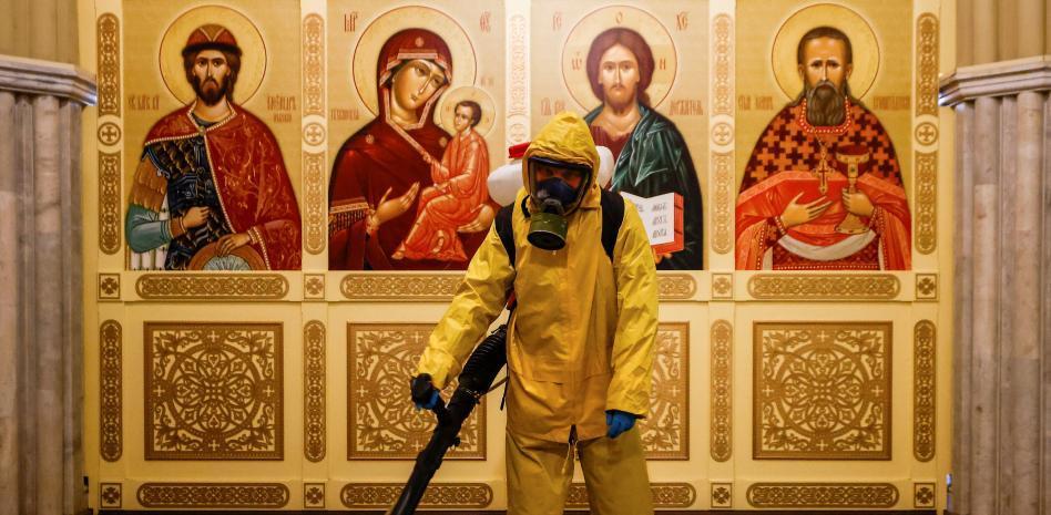 Vuelven el pase covid y la vacuna obligatoria para frenar el grave repunte de la pandemia en Rusia