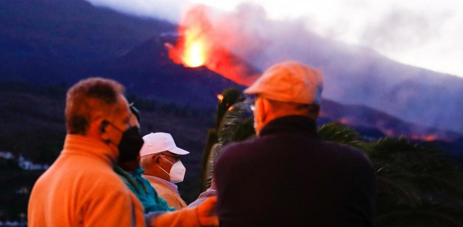 ¿Por qué vuelve a abombarse la isla de La Palma?