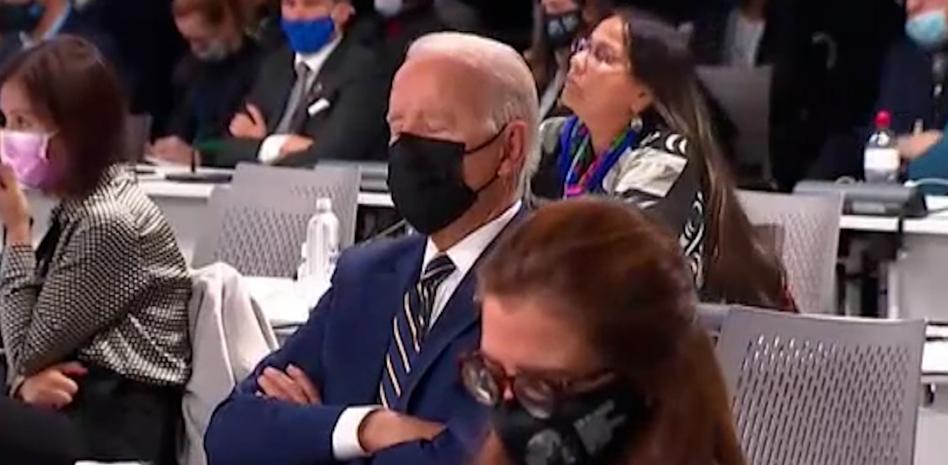 Joe Biden "se duerme" durante 30 segundos en una ponencia de la COP26