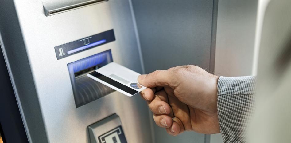 Cinco bancos que no te cobran comisiones ni por la cuenta ni por la tarjeta