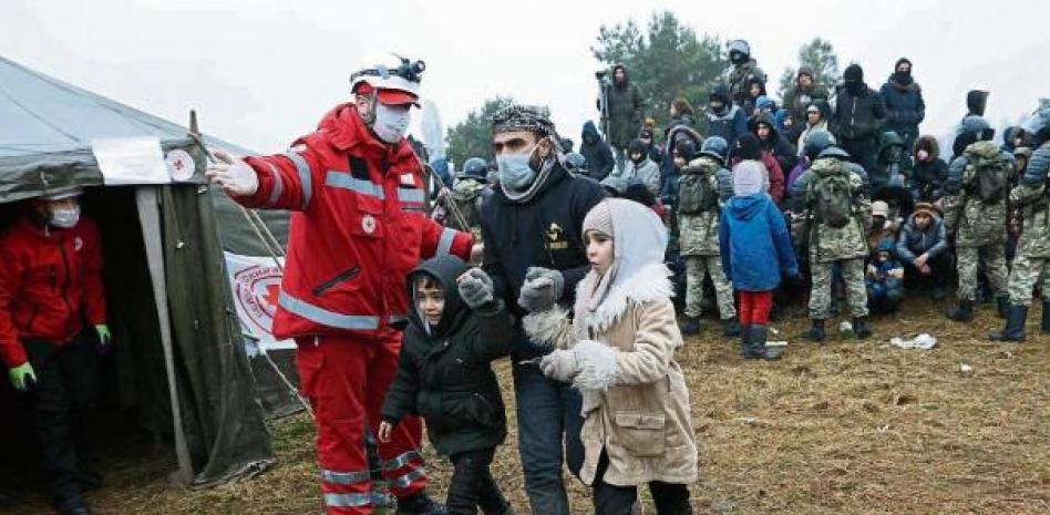 Polonia ve la mano de Minsk en nuevos bulos que incitan a los migrantes a cruzar la frontera