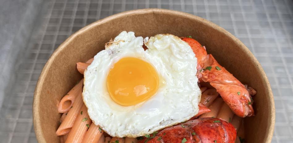 Prepara esta sabrosa pasta de bogavante con huevo frito de Miquel Antoja