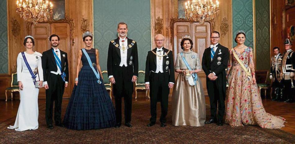 Felipe y Letizia ‘reinan’ en Suecia