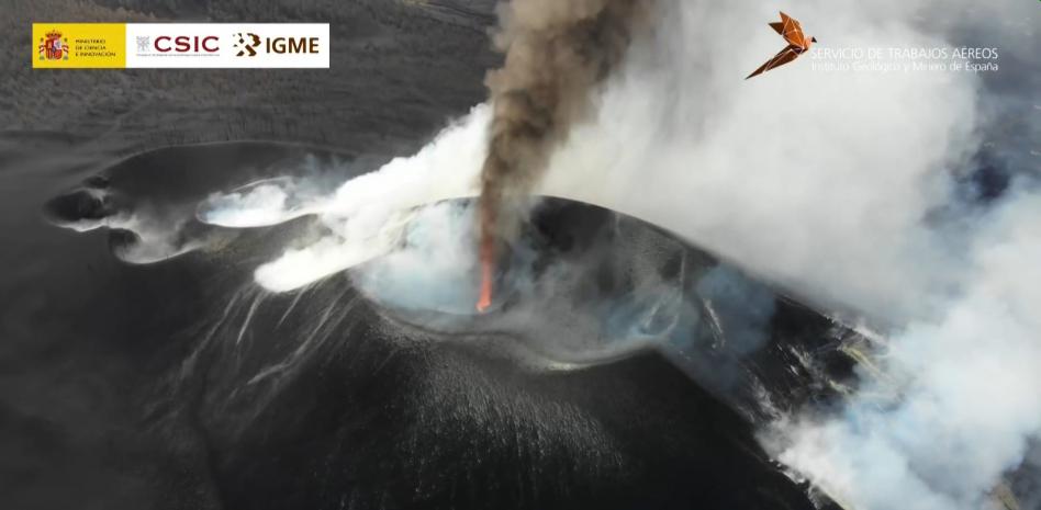 El último foco eruptivo del volcán de La Palma forma una nueva colada