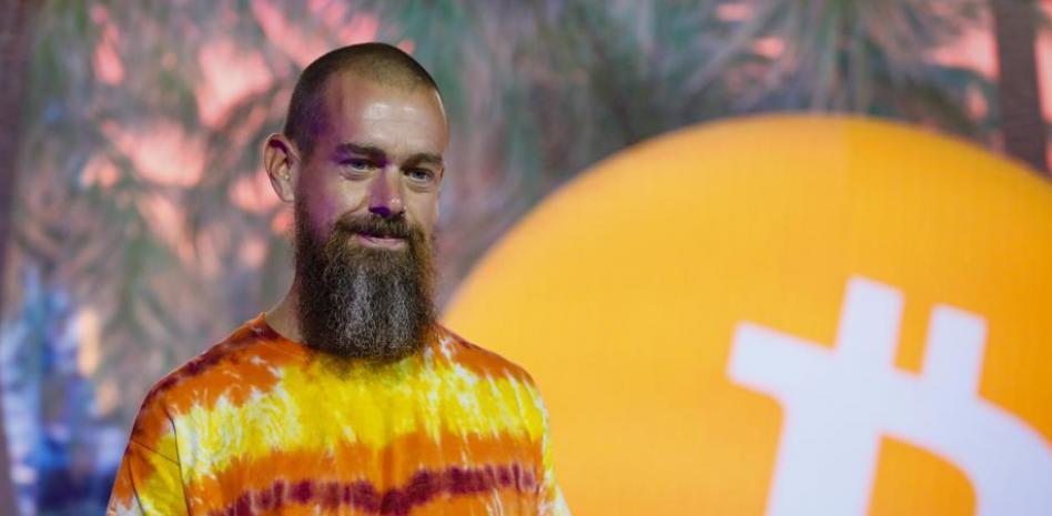Jack Dorsey, el fundador de Twitter que no come, pasa días en silencio y cree ciegamente en el bitcoin