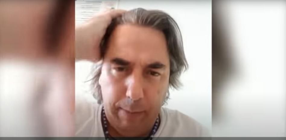 Un activista antivacunas italiano pide “seguir a la ciencia” tras acabar en el hospital