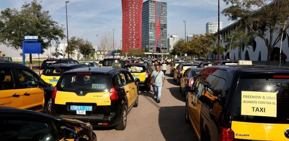 Bruselas propone reclasificar como empleados a los falsos autónomos de las plataformas digitales