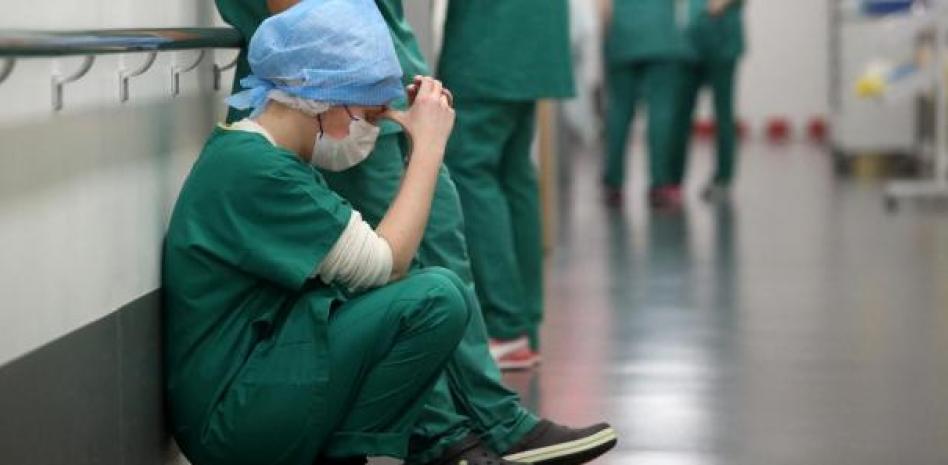 Los asesores europeos urgen a adoptar más medidas ante ómicron