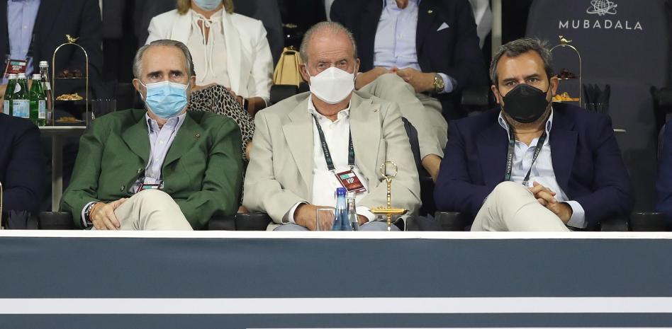 El rey Juan Carlos reaparece en el partido de Nadal en Abu Dabi