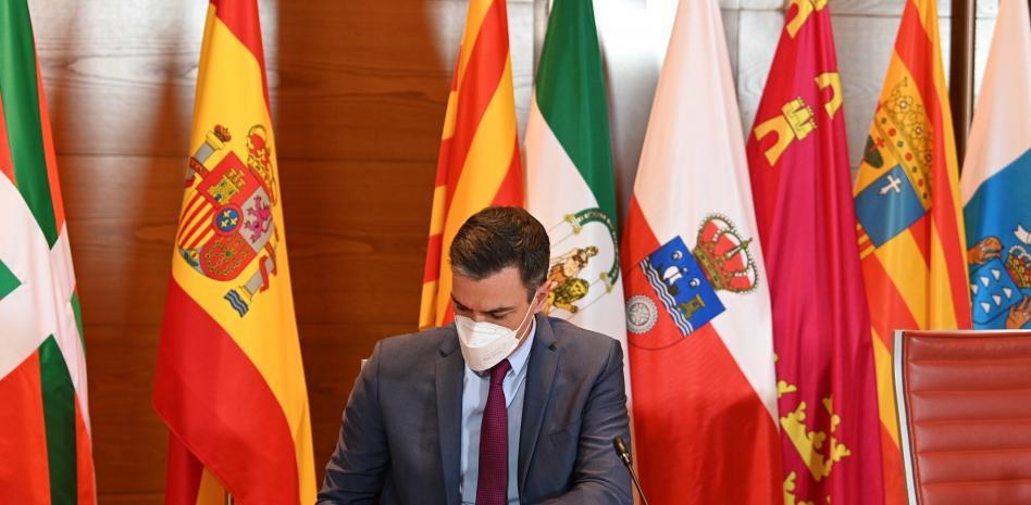 Cómo va Pedro Sánchez a tumbar la sexta ola