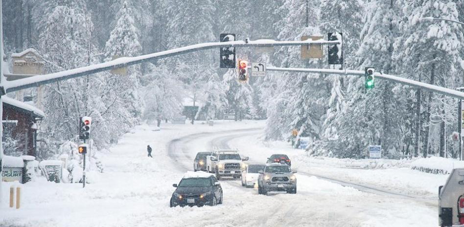 La mayor nevada de las últimas décadas golpea en California