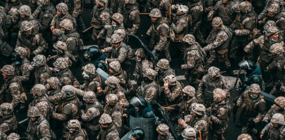 Kazajistán busca culpables y detiene al exjefe de los servicios secretos