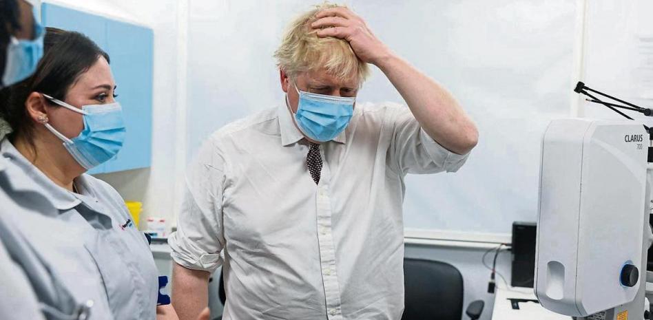 El sabor dulce de la venganza: Cummings acusa a Boris Johnson de mentir