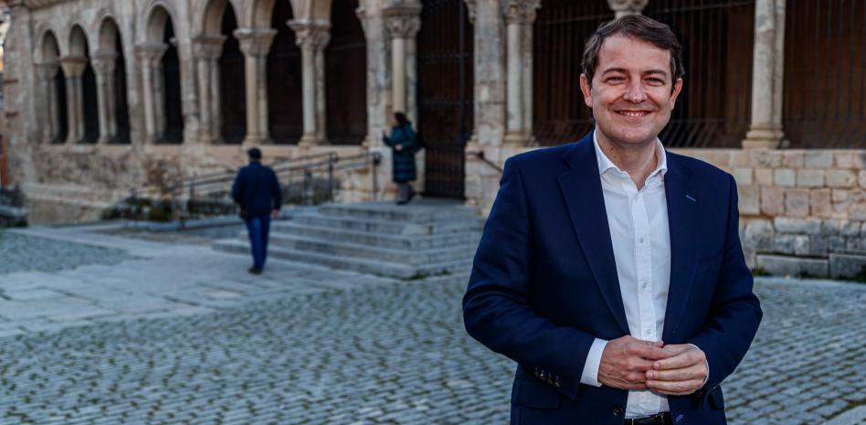 “Necesitamos un gobierno en solitario para parar a Sánchez”