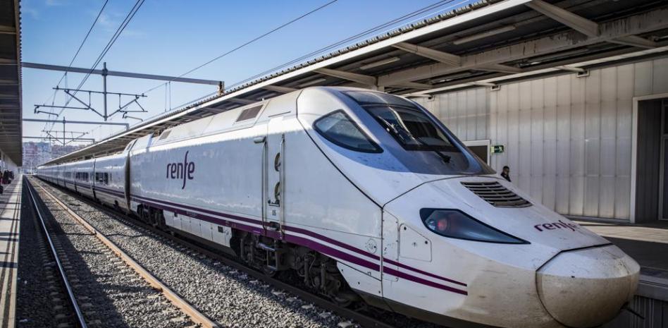 El nuevo tren AVLO se estrena entre València y Madrid